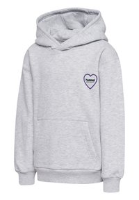 Sweat-shirt gris en tissu doux avec une poche kangourou. Présente un logo en forme de cœur bleu et violet sur la poitrine. Manches avec bords élastiques.