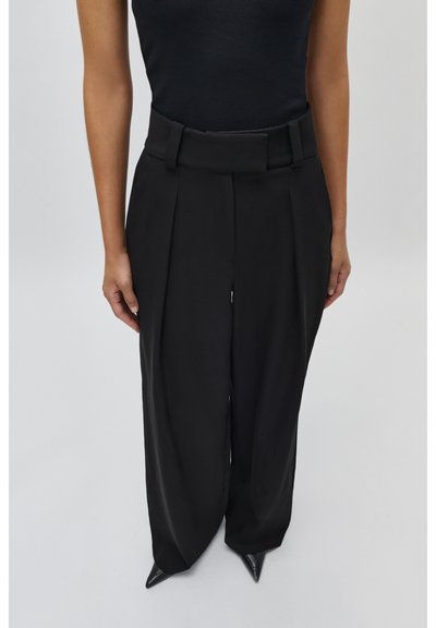 IVY OAK PEONY ROSE - Püksid - black