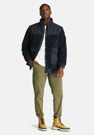 GD CORE TWILL CARGO - Pantaloni cargo - grape leaf