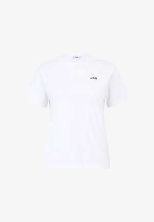 Biała bawełniana koszulka z krótkim rękawem, okrągłym dekoltem i małym czarnym logo Fila na piersi, z czerwonymi i niebieskimi akcentami.