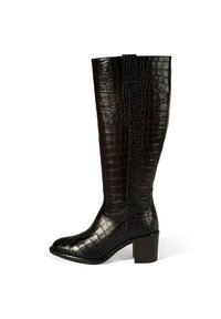 Schwarze kniehohe Stiefel aus krokodilgeprägtem Leder mit spitzer Spitze und einem gestapelten Absatz für Stabilität.