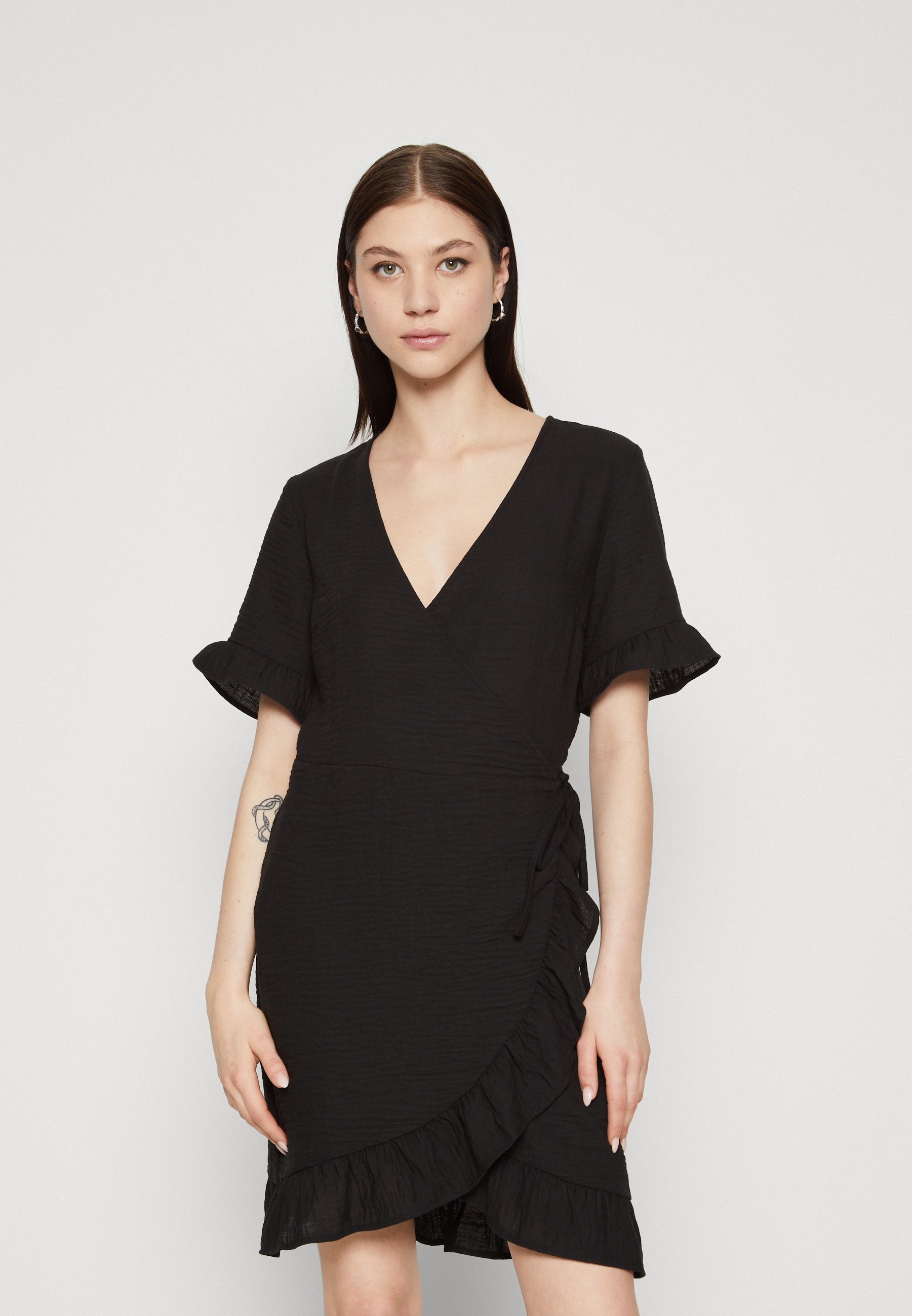 Vero Moda VMCHRIS SHORT WRAP DRESS Day dress black