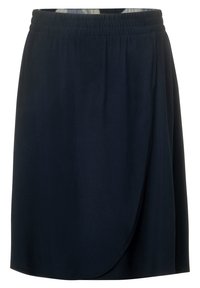 Námořnická modrá zavinovací sukně s elastickým pasem, hladkou texturou a drapovaným designem. Dolní okraj má zaoblený tvar pro plynulý pohyb.