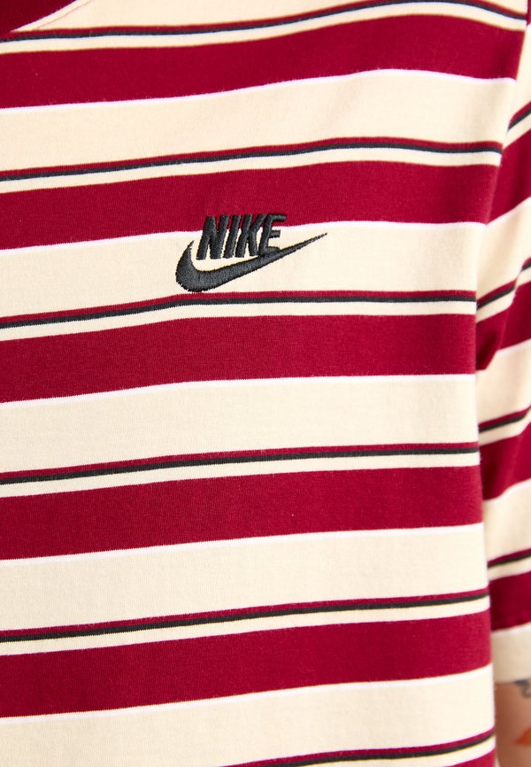 TEE CLUB  - Print T-shirt3