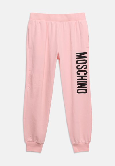 Ροζ ανοιχτό παντελόνι φόρμας με ελαστική μέση και μανσέτες, πλαϊνές τσέπες και κάθετα τυπωμένο το λογότυπο MOSCHINO σε μαύρο στο δεξί πόδι.