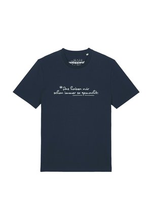 Marineblaues kurzärmeliges T-Shirt mit weißem, handgeschriebenem deutschem Text, der auf der Brust zentriert ist.