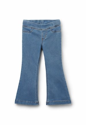 Pantalons en denim évasés bleu clair, dotés de cinq poches et d'une large ceinture. Le tissu a une texture lisse avec des détails de couture subtils.