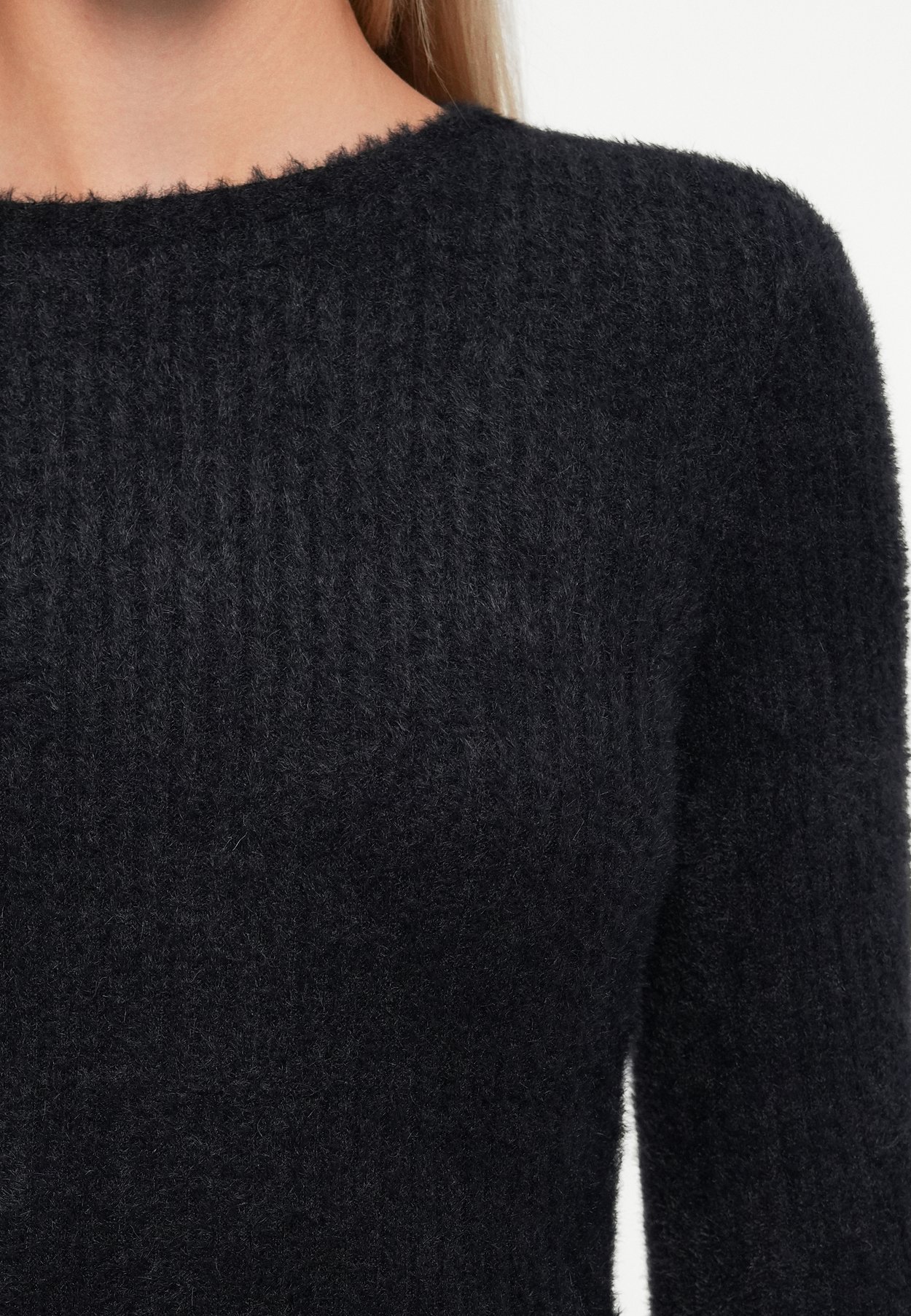 ONLVIOLA ROUND NECK TOP