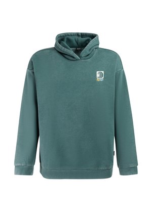 Groen hoodie met lange mouwen en een klein wit logo op de borst met een golf en het woord "Protest".
