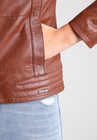 Maze MORELIA - Lederjacke - cognac