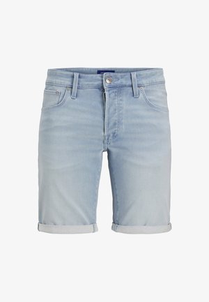 Shorts in denim azzurro chiaro con risvolti, dotati di chiusura con bottone e zip e design a cinque tasche. Texture liscia e vestibilità casual.