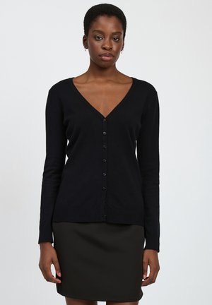 Cardigan nero a maniche lunghe con scollatura a V, dotato di chiusura a bottoni e orlo e polsini a costine, realizzato in morbido tessuto.