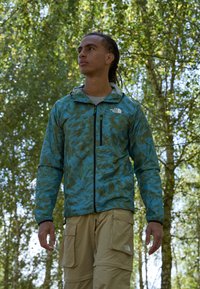 The North Face HIGHER RUN JACKET - Vjetrovka - algae blue
