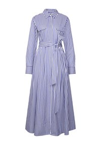 Robe midi à manches longues rayée bleu et blanc à rayures verticales, avec col, poches poitrine, boutons sur le devant et ceinture assortie à nouer à la taille.