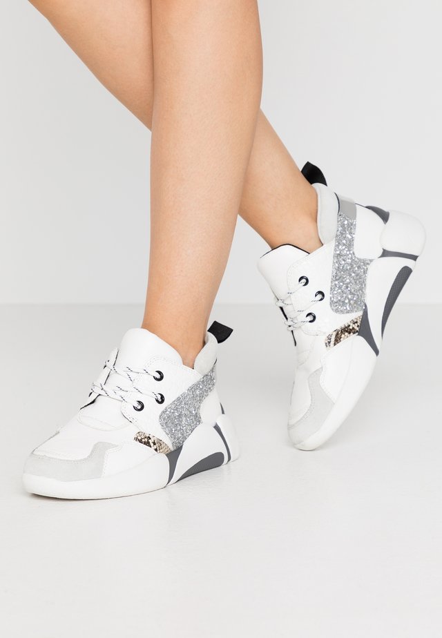 High-top trainers - white