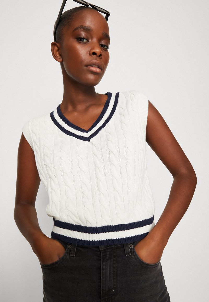 Hollister Co. SWEATER VEST - Print T-shirt - white - Zalando.co.uk