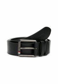 Cintura in pelle nera dal design elegante, con fibbia in metallo color argento e dettagli brandizzati. La cintura è liscia e presenta una finitura opaca.