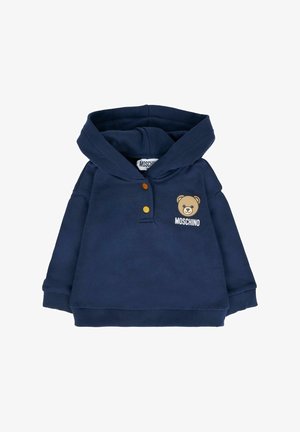 Felpa per bambinO blu navy con cappuccio, due bottoni e una grafica di un orsetto con il testo "MOSCHINO" sul petto.