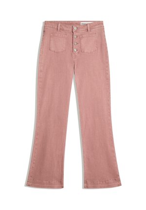Różowe, szerokie spodnie dżinsowe z wysokim stanem, z przednimi kieszeniami, zapięciem na guziki, szlufkami na pasek oraz gładkim wzorem na białym tle.