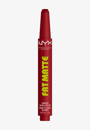 Rode NYX Professional Makeup Fat Matte zijdezachte kleur lippenstift in slank crayonverpakking, 2 g / 0,07 oz.