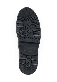 Czarna gumowa podeszwa buta z teksturowanym wzorem bieżnika z krzyżowatymi detalami i wytłoczonym logotypem. Rozmiar oznaczony jako 42.