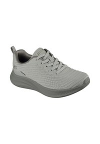 Graue, gestrickte Sport-Schuhe mit Schnürverschluss, gepolsterter Sohle und Logo an Ferse und Zunge.