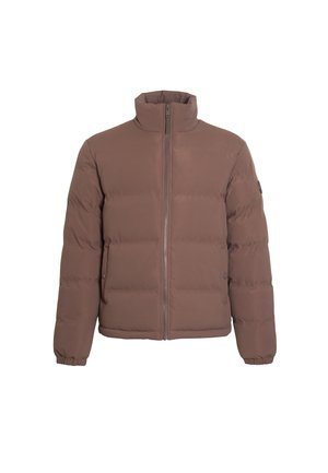 Bruine pufferjas met een hoge kraag, rits aan de voorkant en elastische manchetten. Kenmerkt zich door een eenvoudig ontwerp met gestikte details en een logoaccent.