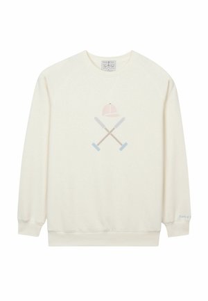 Sudadera color crema con mangas largas que presenta un gráfico centrado en el frente de mazas de polo cruzadas y un casco.