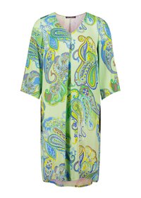 Korte mouwen, V-hals jurk in lichtgroen met een kleurrijk paisleypatroon met blauwtinten, geel en ingewikkelde bloemaccenten.