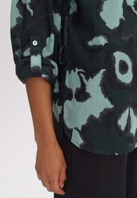OPUS FUMINE - Hemdbluse - emerald