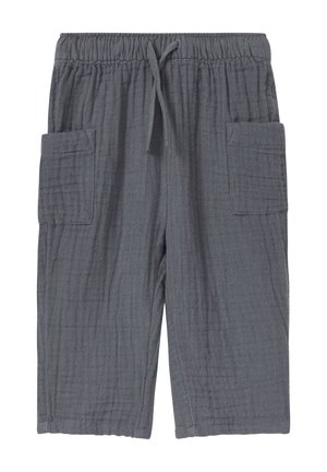 Grijze cargoshorts tot halverwege het kuit met een elastische tailleband, trekkoord en twee zijzakken. Gemaakt van een gestructureerde, lichtgewicht stof.