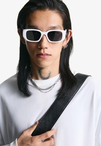 Bershka Sluneční brýle - white