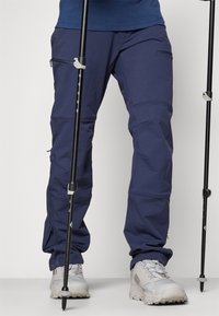 Norrøna FEMUND FLEX1 PANTS - Hlače za otvoreno - navy blazer