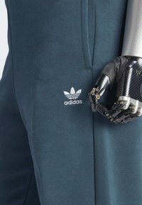 adidas Originals Tepláky - arctic night