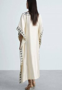 Mango Maxikjoler - off-white