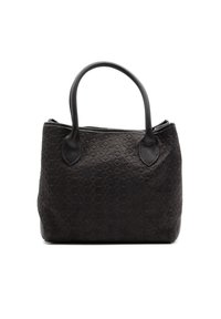 Czarna torba na ramię z fakturowanym wzorem, gładkimi skórzanymi uchwytami i zamknięciem na zamek. Kompaktowy kształt z zaokrąglonymi krawędziami.