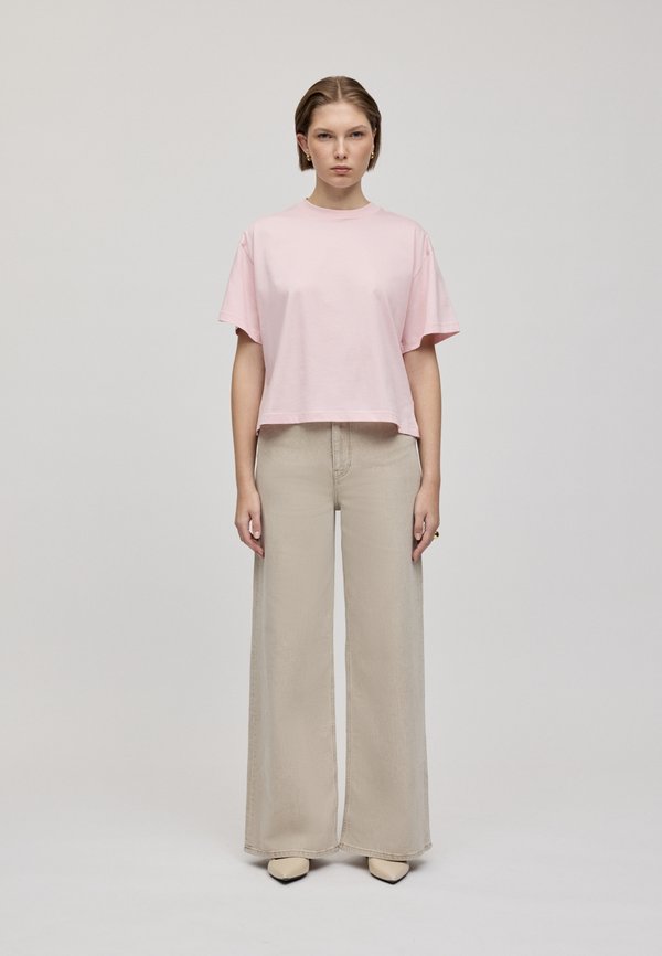 KYLA - Basic T-shirt - erdbeer creme4