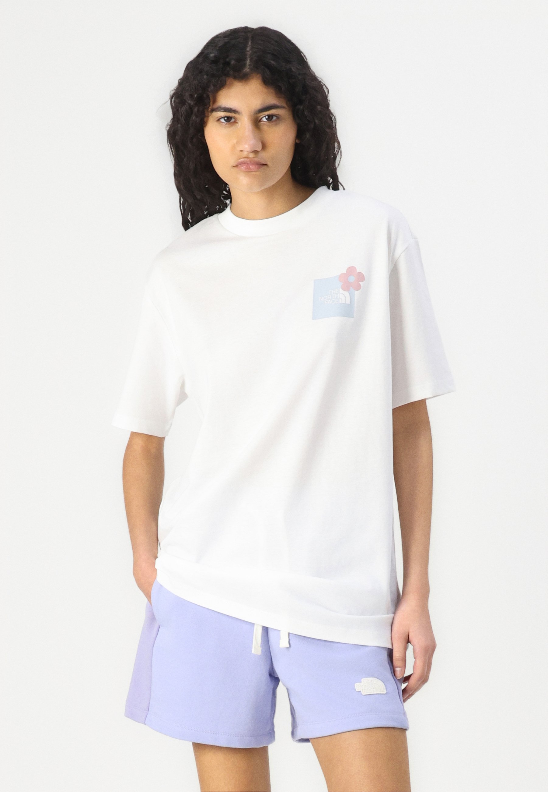 売れ筋商品|||ノースフェイス Tシャツ レディース トップス WOMENS OVERSIZED TEE FLOWER LOGO - Print T-shirt - white/faded blue/l pink The North Face WOMENS OVERSIZED TEE FLOWER LOGO - Print T