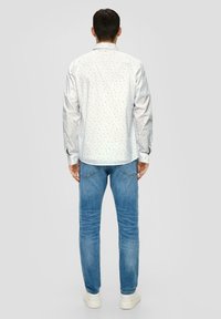 s.Oliver MIT ALLOVER - Chemise - weiß