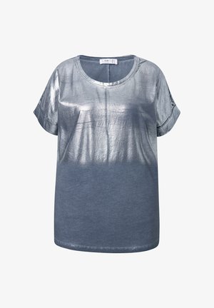 Metalická stříbrná a modrá tričko s kulatým výstřihem, krátkými rukávy a mírně volným střihem. Hladká textura s gradientním efektem.