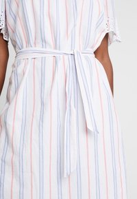 Esprit Denní šaty - off-white