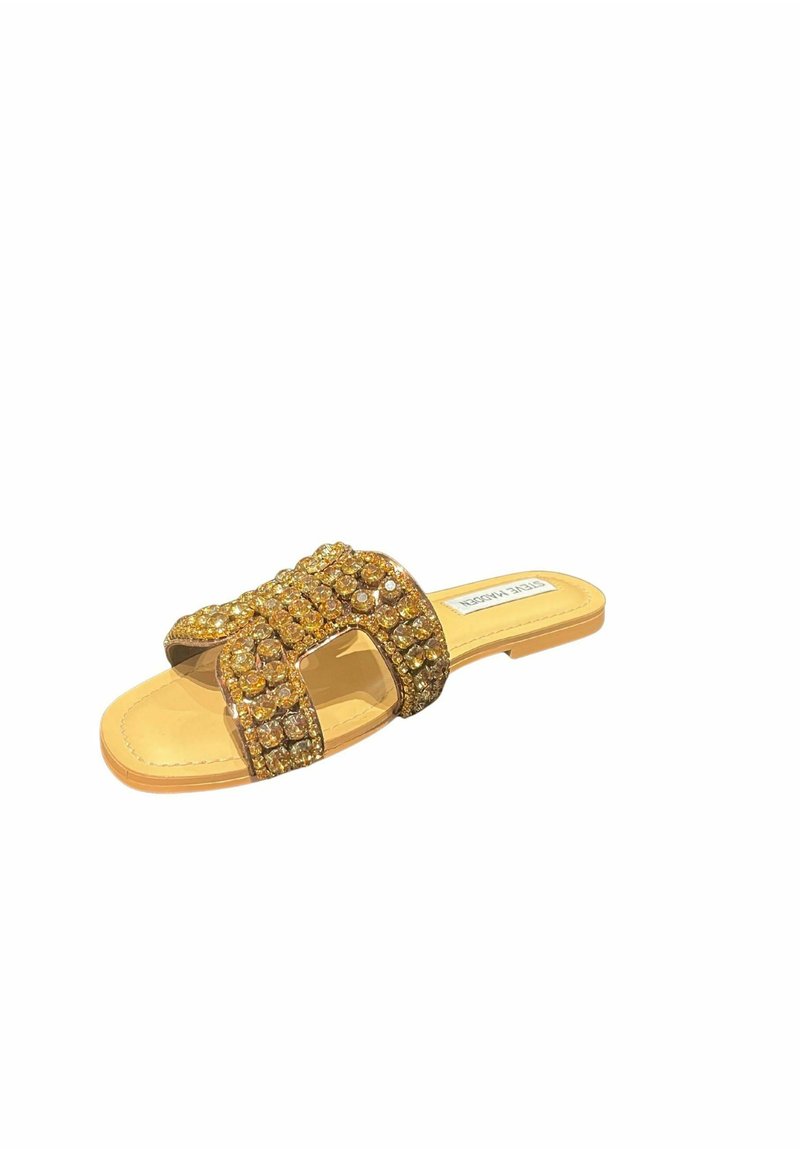 Sandalo in slide color oro con cinturini decorati con strass e una suola interna liscia di colore marrone chiaro. Design open-toe con suola piatta.