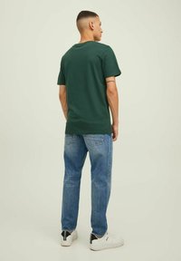 Jack & Jones JJE TEE  O-NECK  - T-shirt basic - pine grove