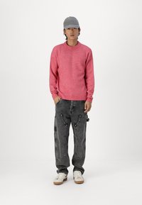 Jack & Jones JOROLLIE CREW NECK - Pulover - fuchsia rose