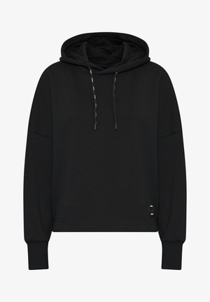 Melna kapuce, kas izgatavota no mīksta auduma ar brīvu piegriezumu. Iespējas: kapuce ar auklu, ribotie piedurkņu gali un mazs logs malā.