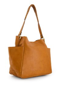 Leder-Shopper in Braun, mit glatter Textur, geräumigem Design, zwei Seitentaschen und einem geflochtenen Tragegurt mit goldenen Hardware-Akzenten.