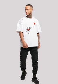 F4NT4STIC DISNEY WINNIE THE POOH & BALLOON - T-shirts med print - white