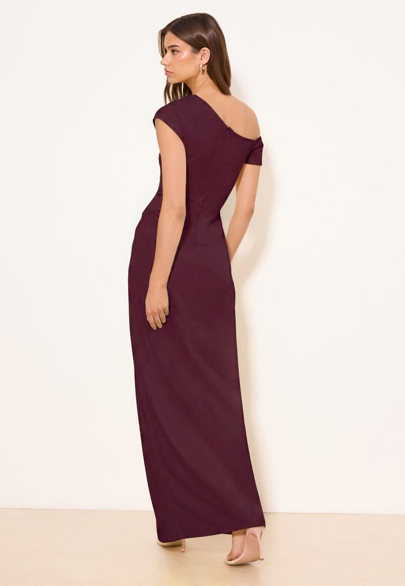 Lipsy PETITE FIT - OFF THE SHOULDER GATHERED WAIST MAXI DRESS . - Ballkleid - burgundy red/bordeaux