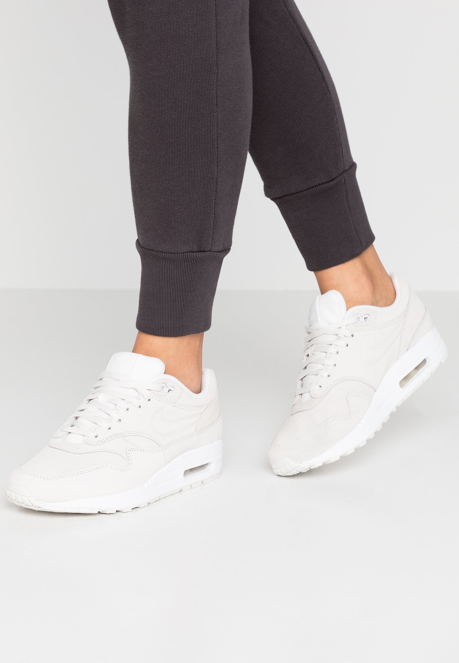 nike pixel af1
