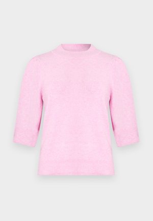 Vaaleanpunainen neulottu neulepaita, jossa on puolihelmet, resorit hihansuissa ja resoroitu pyöreä pääntie, yksivärisellä taustalla.